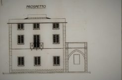 Villa storica su tre livelli con giardino privato di 2000 mq. in Via Mongiolisi Villa storica su tre livelli con giardino privato di 2000 mq. in Via Mongiolisi